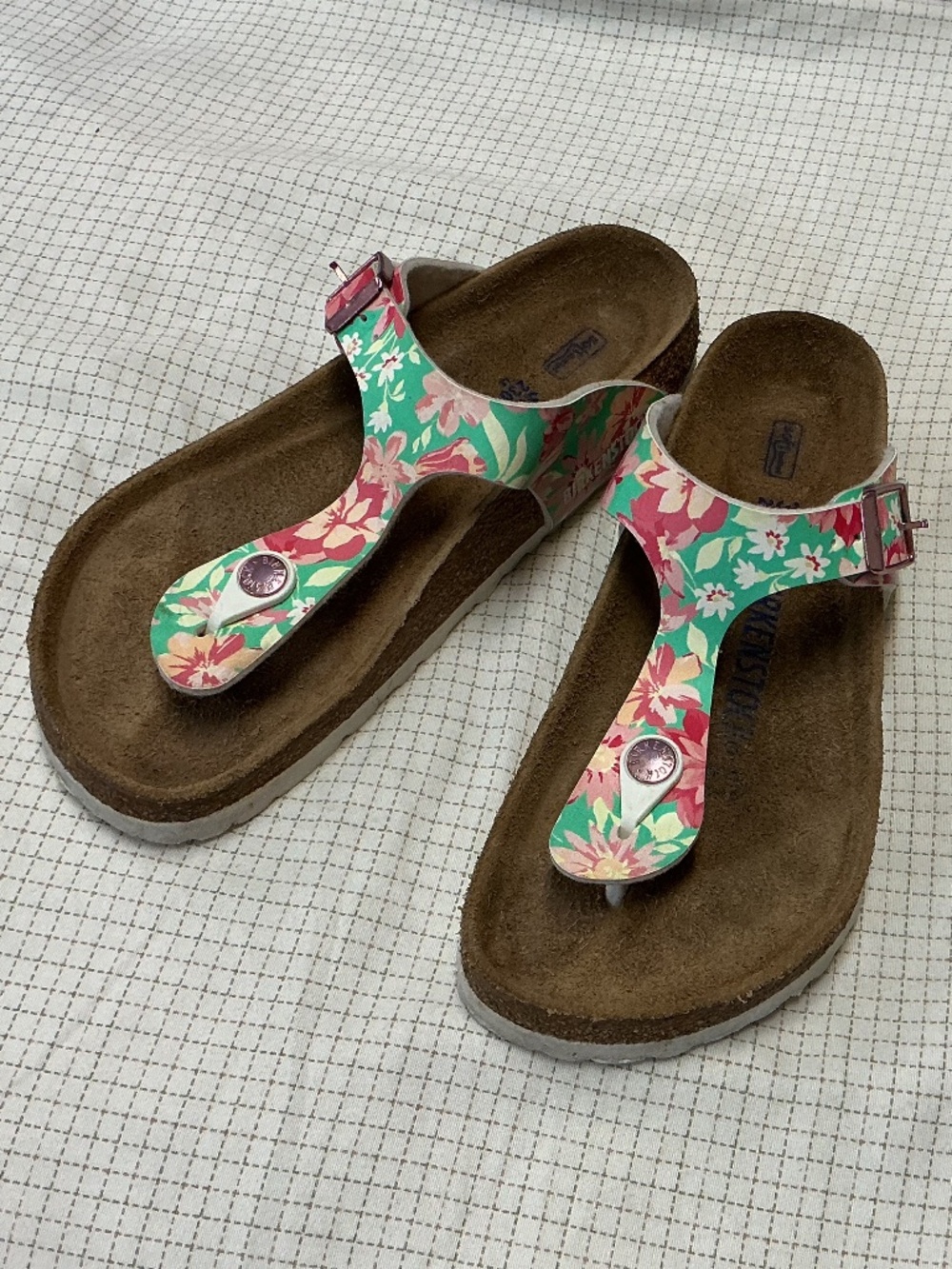 Birkenstock sandals Gizeh flowery print straps soft foot bed women’s 5 EU 36